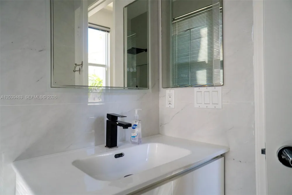 21025 NE 38th #81 Aventura, FL 33180