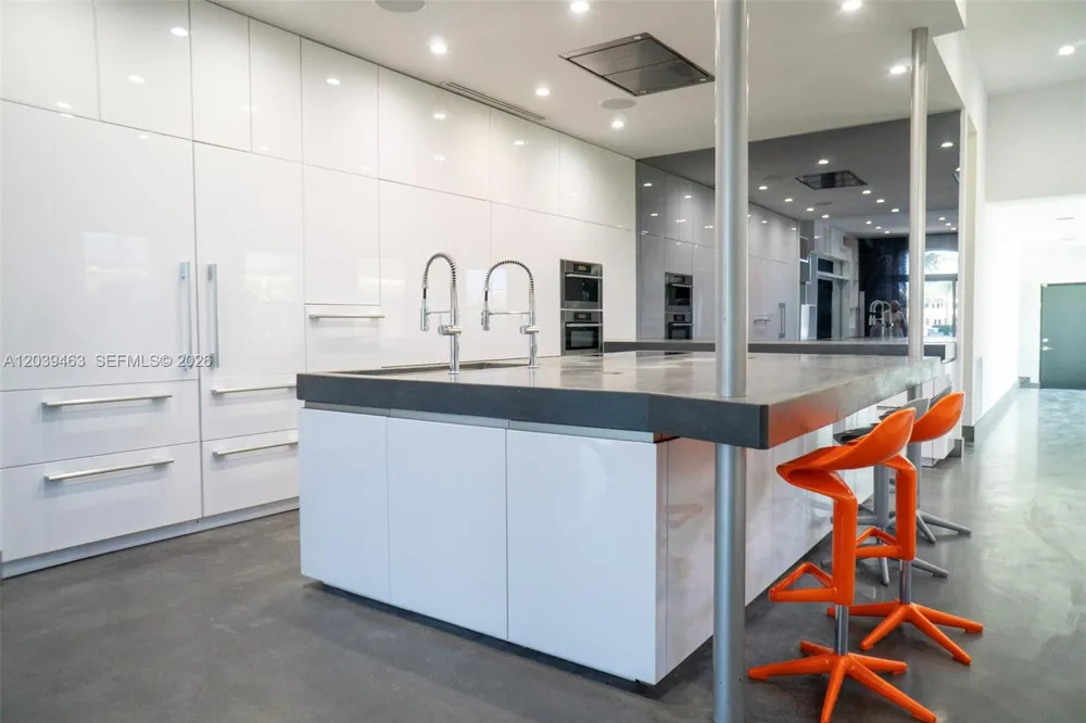 21025 NE 38th #81 Aventura, FL 33180
