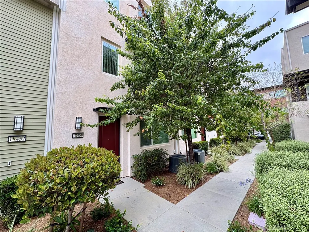 18450 W Calico Lane Northridge, CA 91325