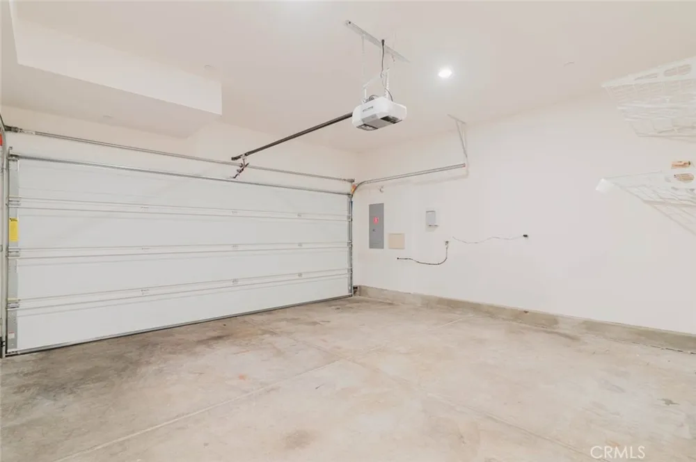 18450 W Calico Lane Northridge, CA 91325
