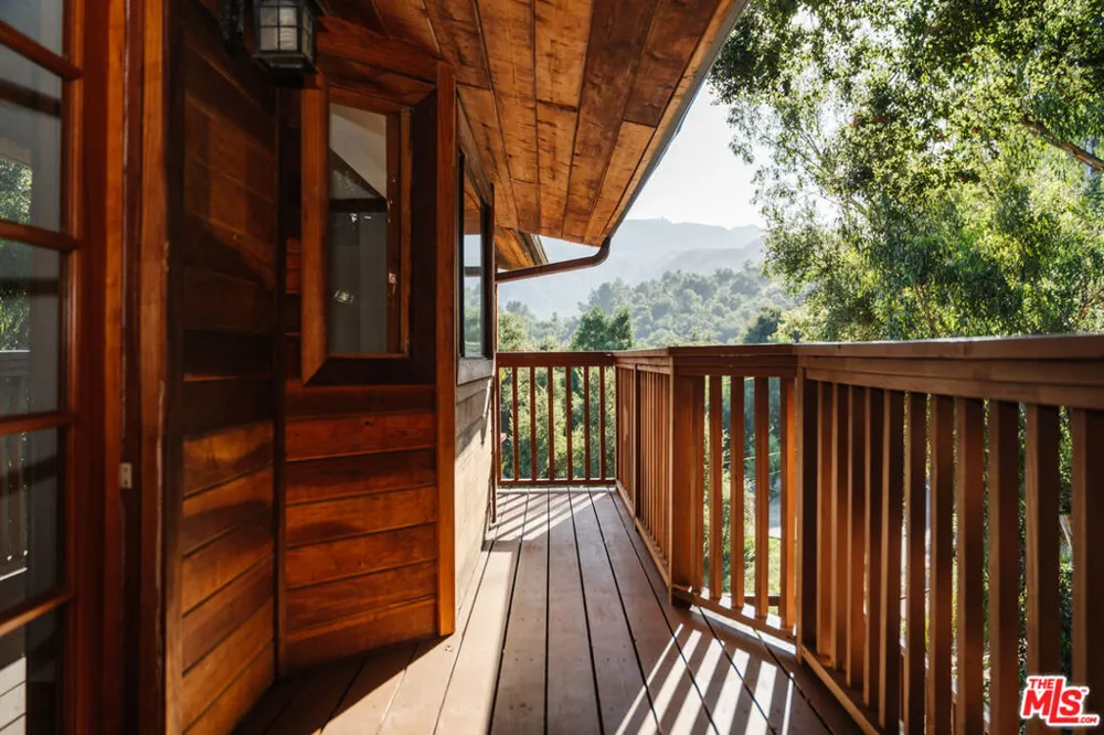 517 Canon View Trail Topanga, CA 90290
