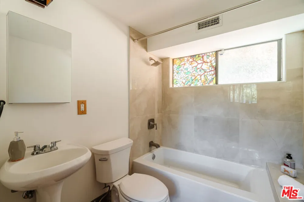 517 Canon View Trail Topanga, CA 90290