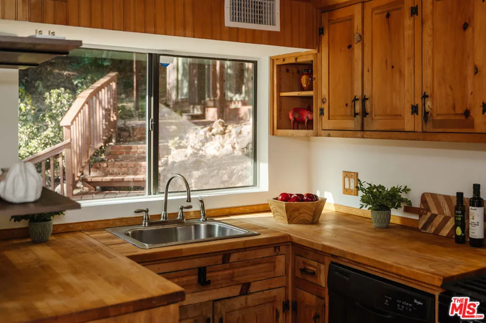 517 Canon View Trail Topanga, CA 90290