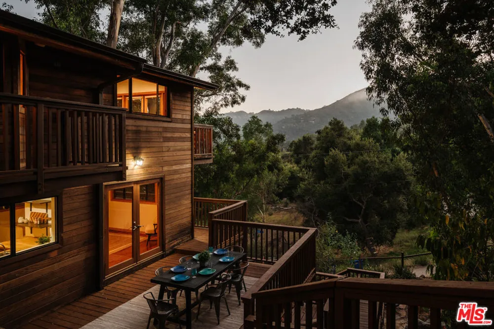 517 Canon View Trail Topanga, CA 90290