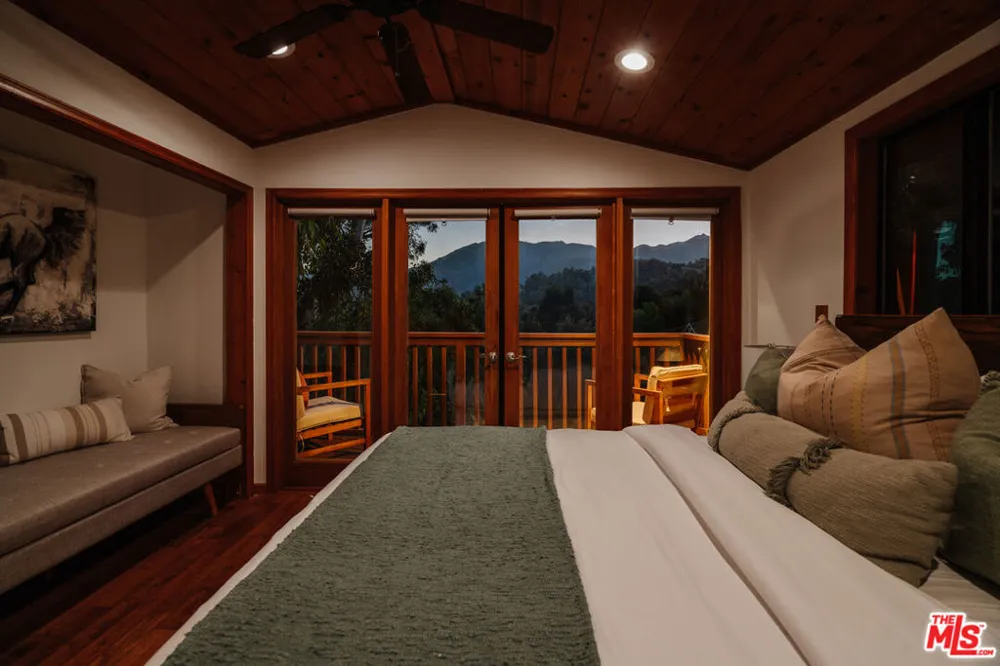 517 Canon View Trail Topanga, CA 90290