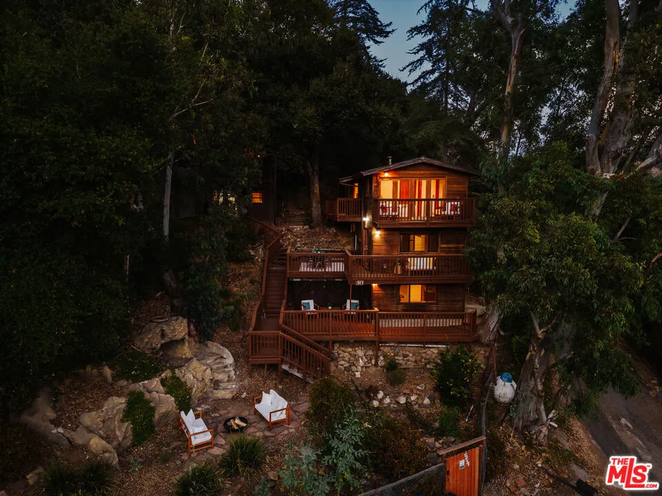 517 Canon View Trail Topanga, CA 90290