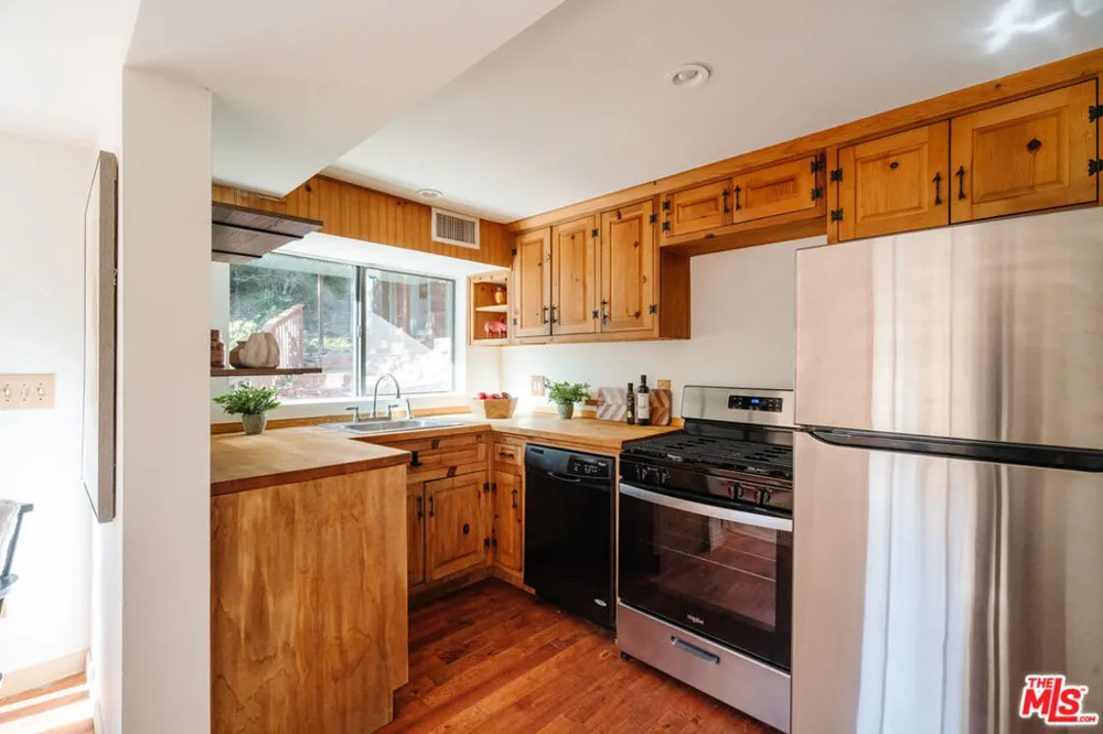 517 Canon View Trail Topanga, CA 90290
