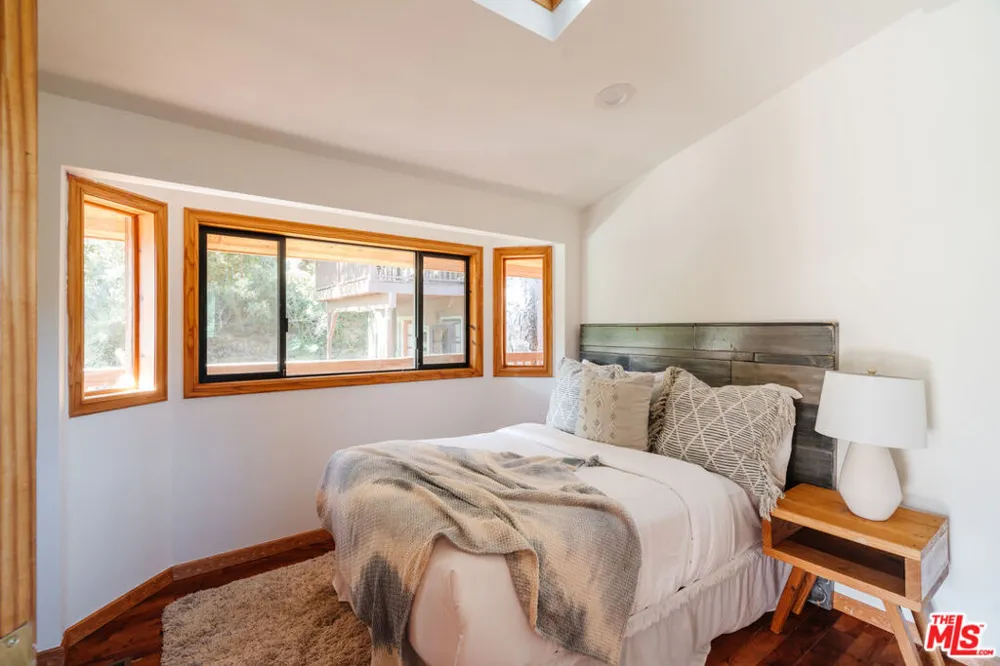 517 Canon View Trail Topanga, CA 90290