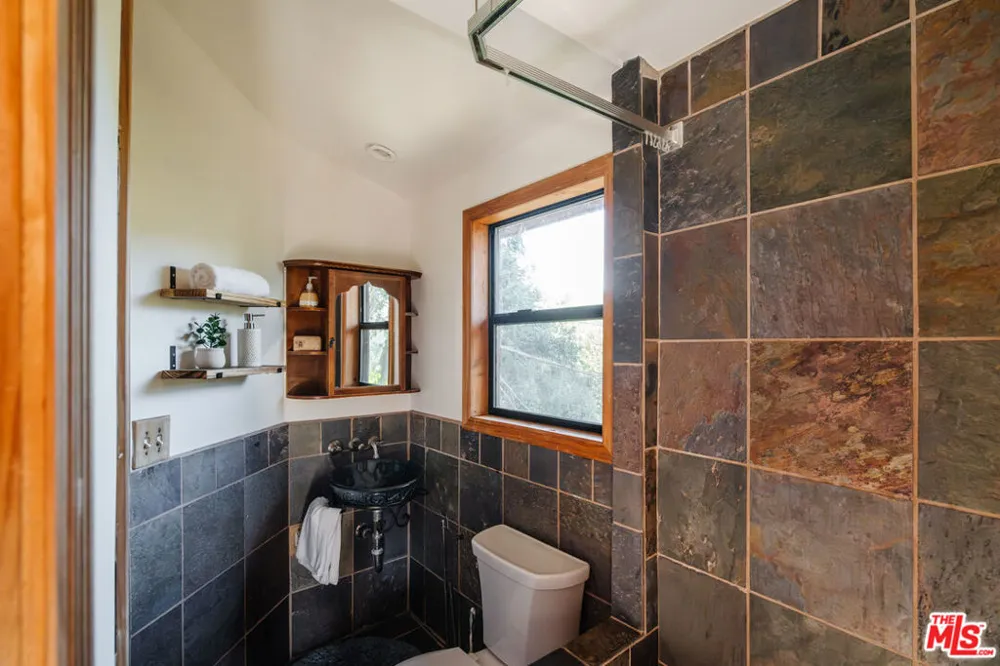 517 Canon View Trail Topanga, CA 90290