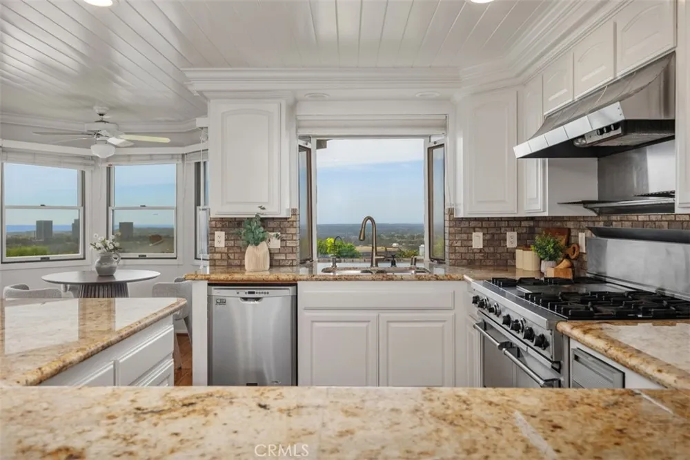 39 Harbor Ridge Newport Beach, CA 92660