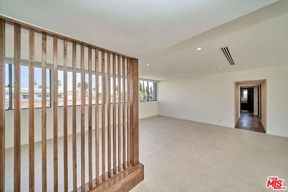 145 S Maple Drive #401 Beverly Hills, CA 90212