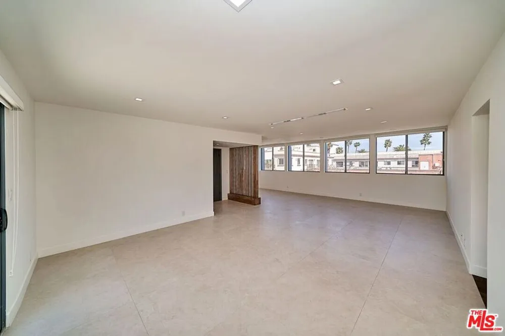 145 S Maple Drive #401 Beverly Hills, CA 90212