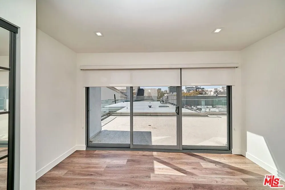 145 S Maple Drive #401 Beverly Hills, CA 90212