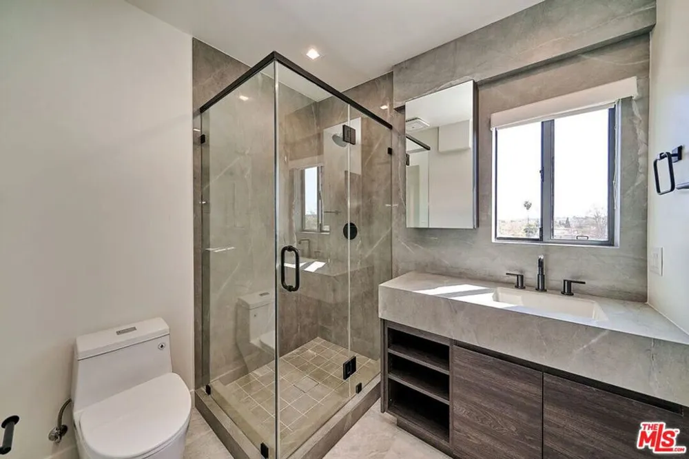 145 S Maple Drive #401 Beverly Hills, CA 90212