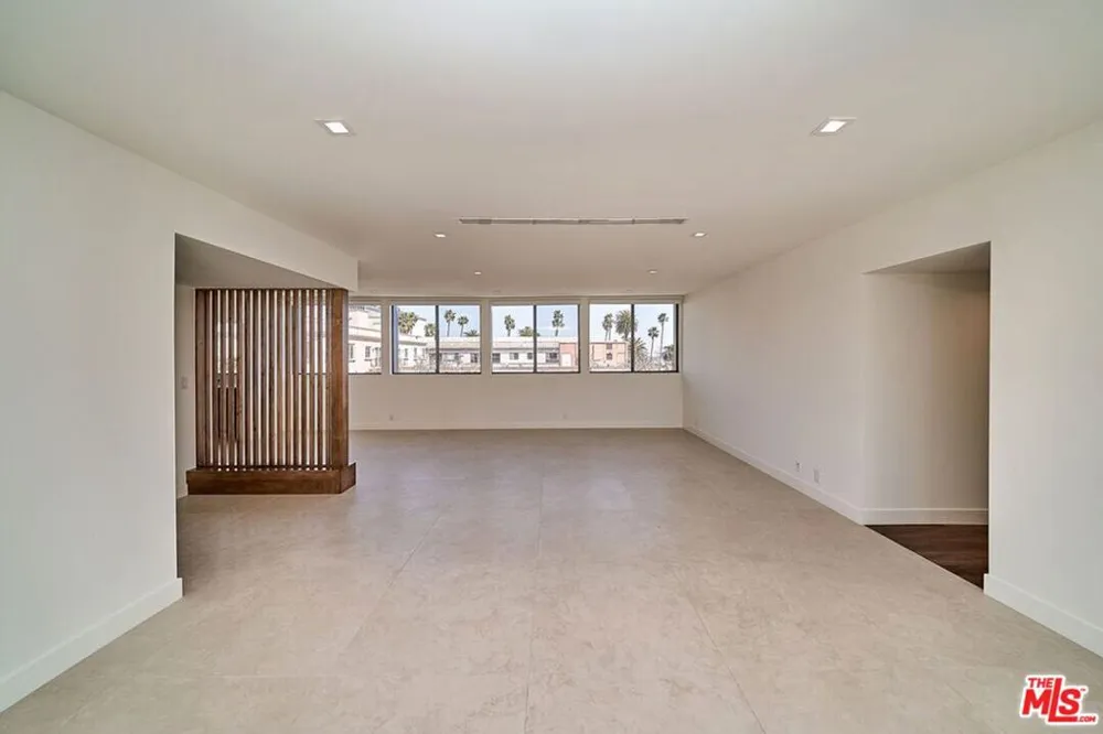 145 S Maple Drive #401 Beverly Hills, CA 90212