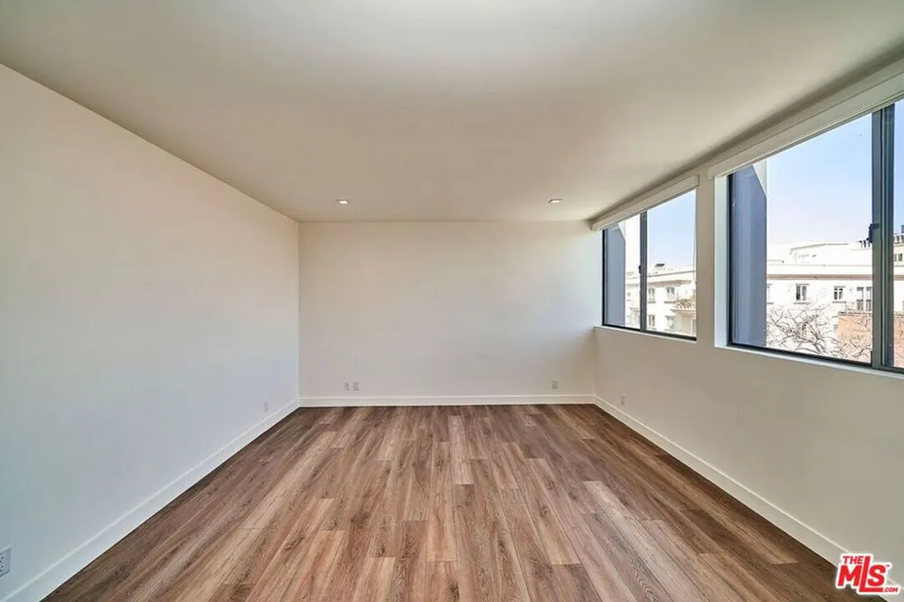 145 S Maple Drive #401 Beverly Hills, CA 90212