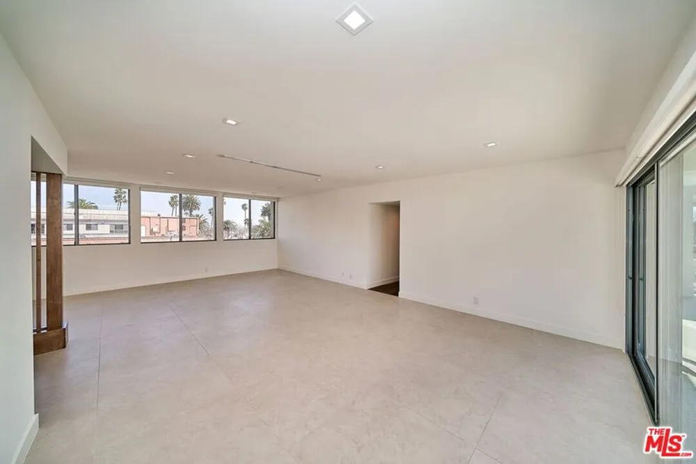 145 S Maple Drive #401 Beverly Hills, CA 90212