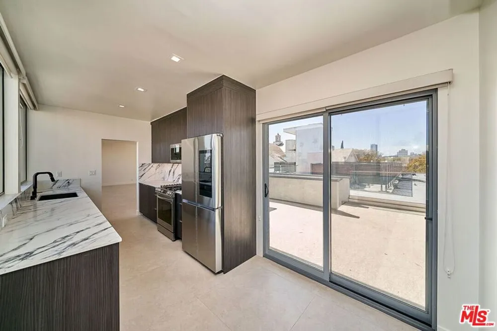 145 S Maple Drive #401 Beverly Hills, CA 90212