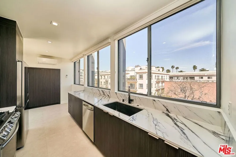 145 S Maple Drive #401 Beverly Hills, CA 90212