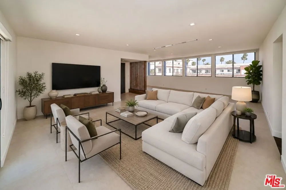 145 S Maple Drive #401 Beverly Hills, CA 90212