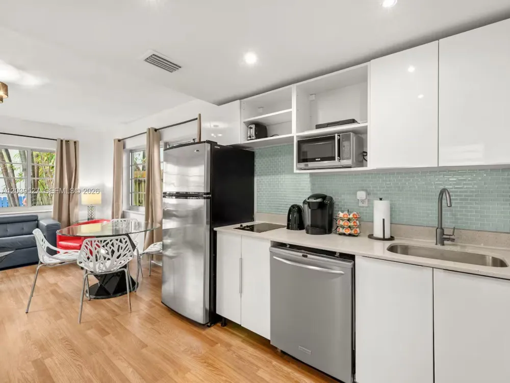 1034 Michigan Ave #E Miami Beach, FL 33139