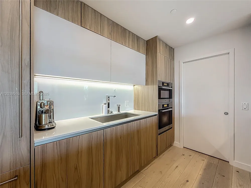 350 Ocean Dr #305N Key Biscayne, FL 33149