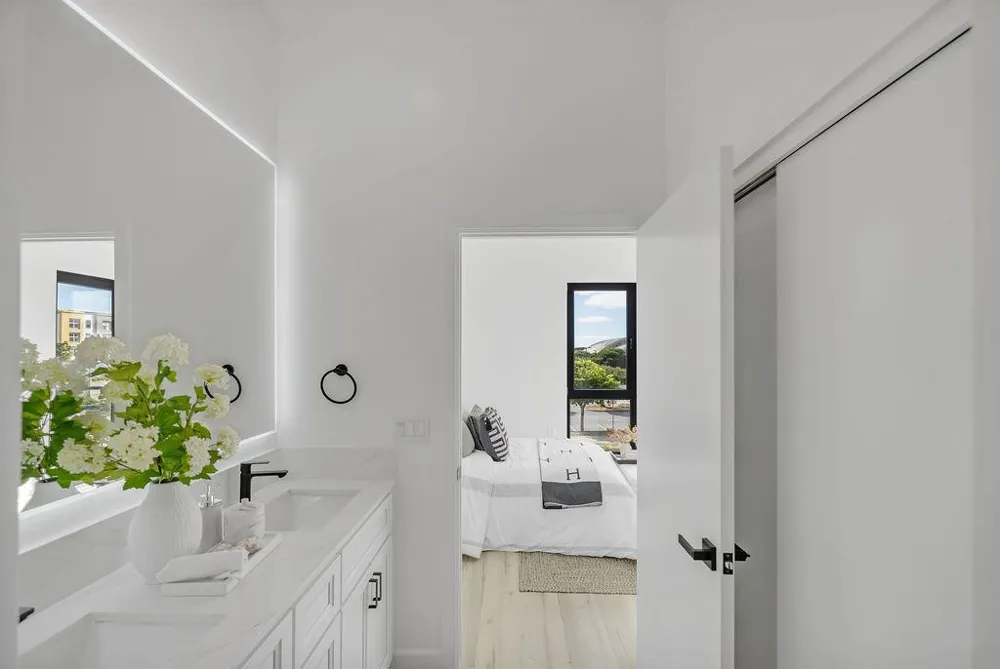 889 McLellan Drive #206 South San Francisco, CA 94080