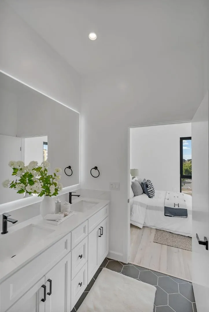 889 McLellan Drive #206 South San Francisco, CA 94080