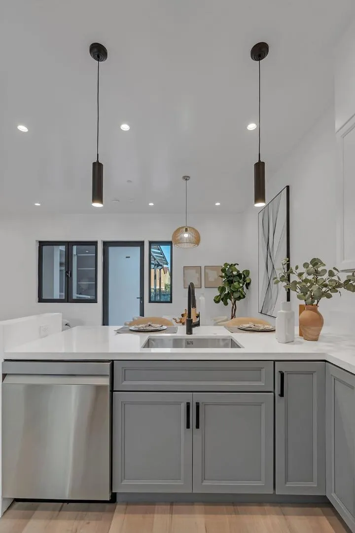 889 McLellan Drive #206 South San Francisco, CA 94080