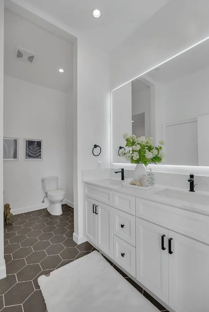 889 McLellan Drive #206 South San Francisco, CA 94080