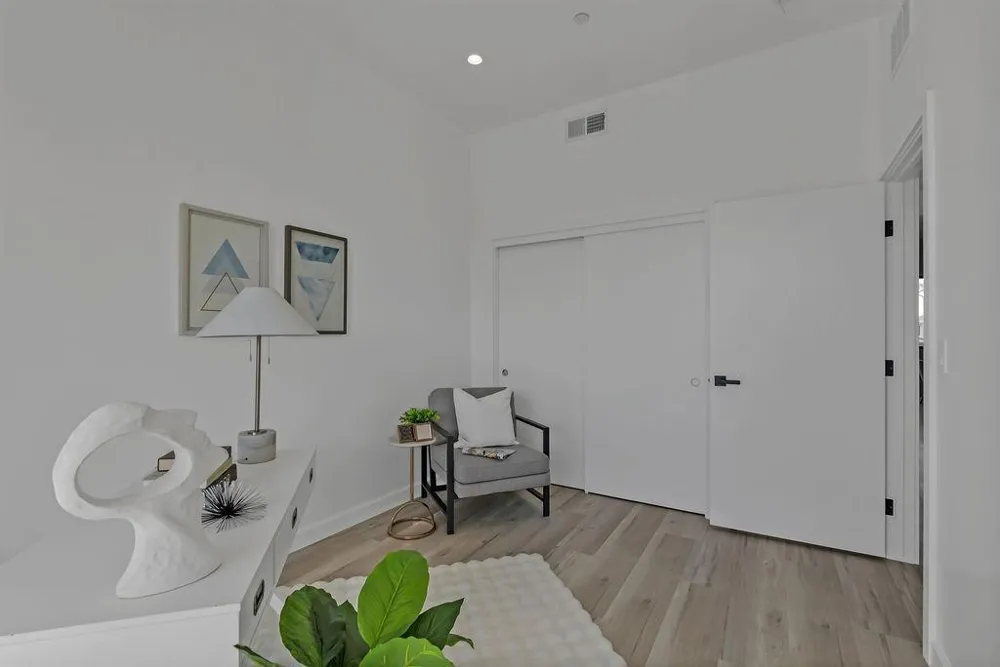 889 McLellan Drive #206 South San Francisco, CA 94080