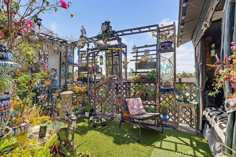1538 Stoner Avenue #303 Los Angeles, CA 90025