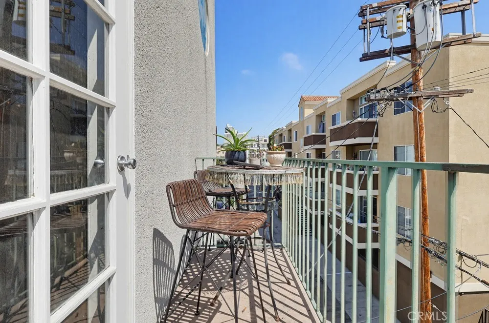 1538 Stoner Avenue #303 Los Angeles, CA 90025