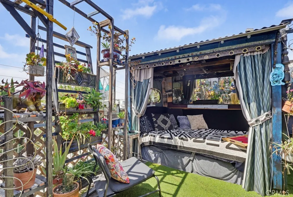 1538 Stoner Avenue #303 Los Angeles, CA 90025