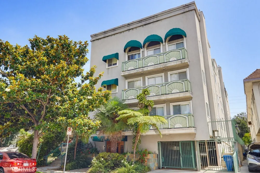 1538 Stoner Avenue #303 Los Angeles, CA 90025