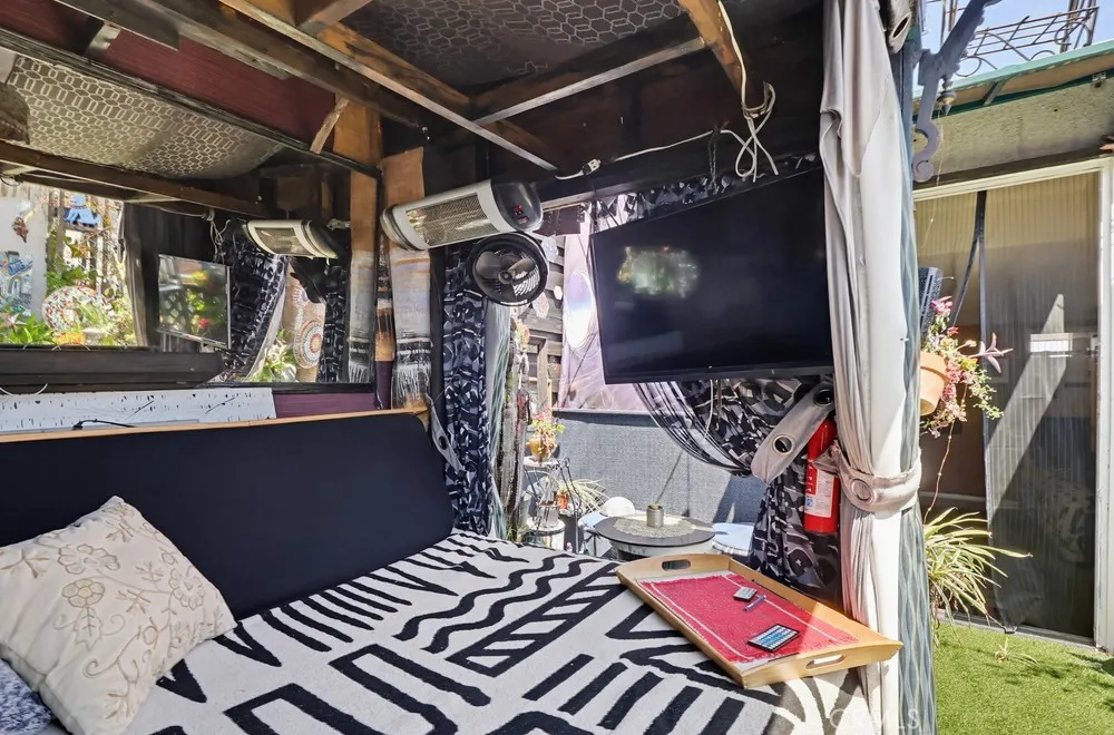 1538 Stoner Avenue #303 Los Angeles, CA 90025