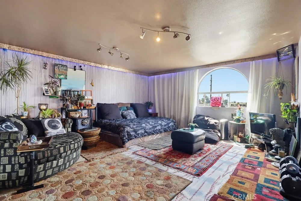 1538 Stoner Avenue #303 Los Angeles, CA 90025
