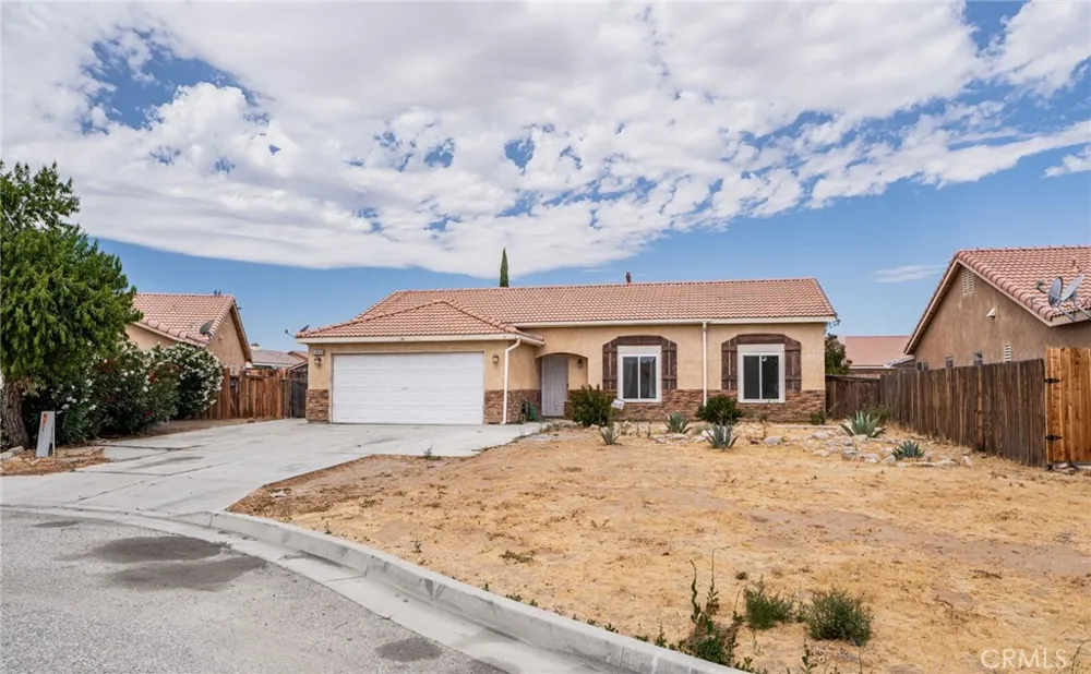 14626 Kelly Adelanto, CA 92301