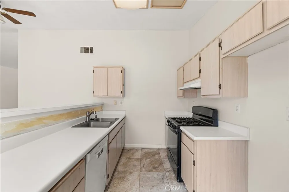 14626 Kelly Adelanto, CA 92301