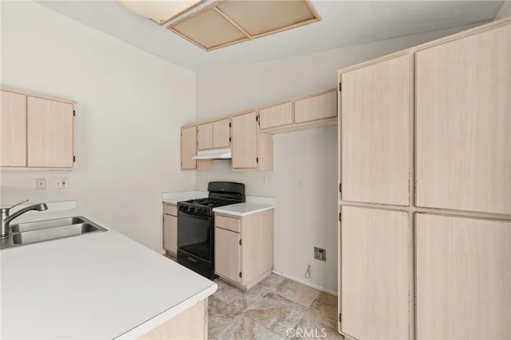 14626 Kelly Adelanto, CA 92301