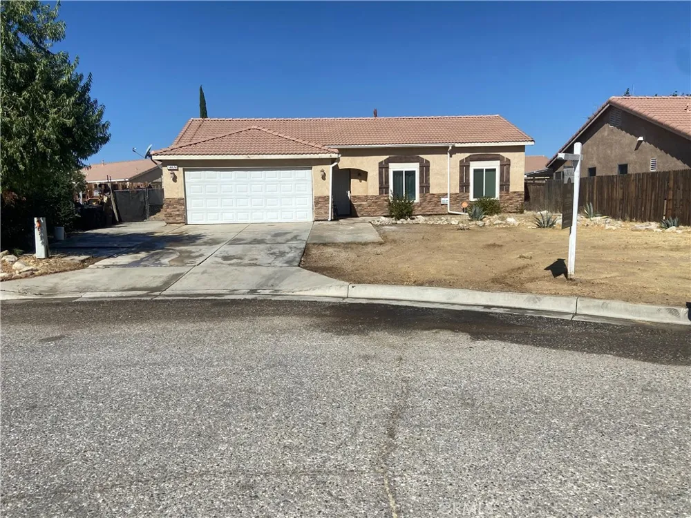 14626 Kelly Adelanto, CA 92301