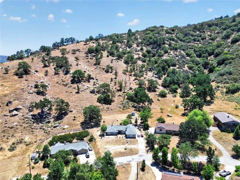 29560 Butterfield Tehachapi, CA 93561