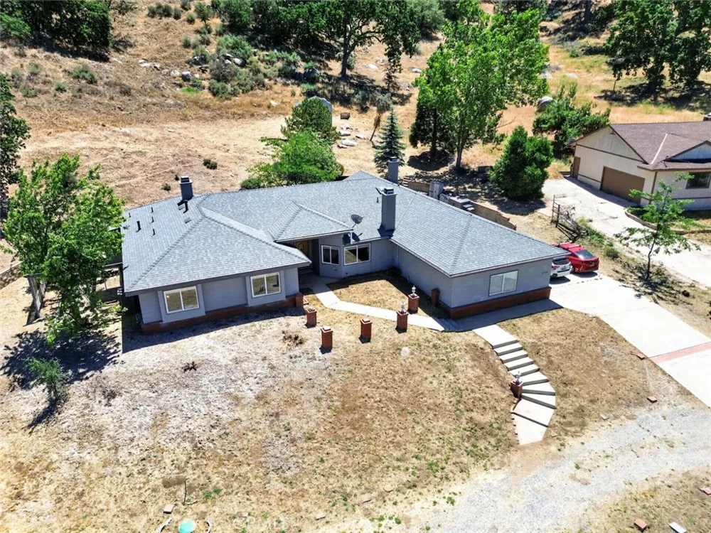 29560 Butterfield Tehachapi, CA 93561