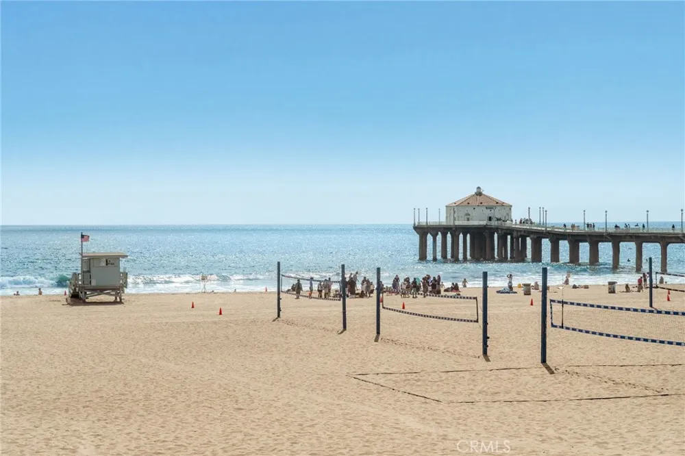 1016 The Strand Manhattan Beach, CA 90266