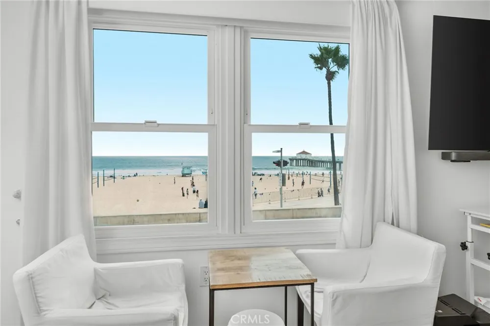 1016 The Strand Manhattan Beach, CA 90266
