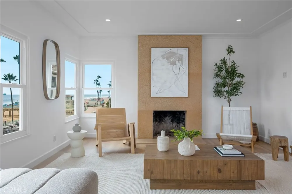 1016 The Strand Manhattan Beach, CA 90266