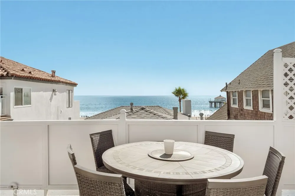 1016 The Strand Manhattan Beach, CA 90266