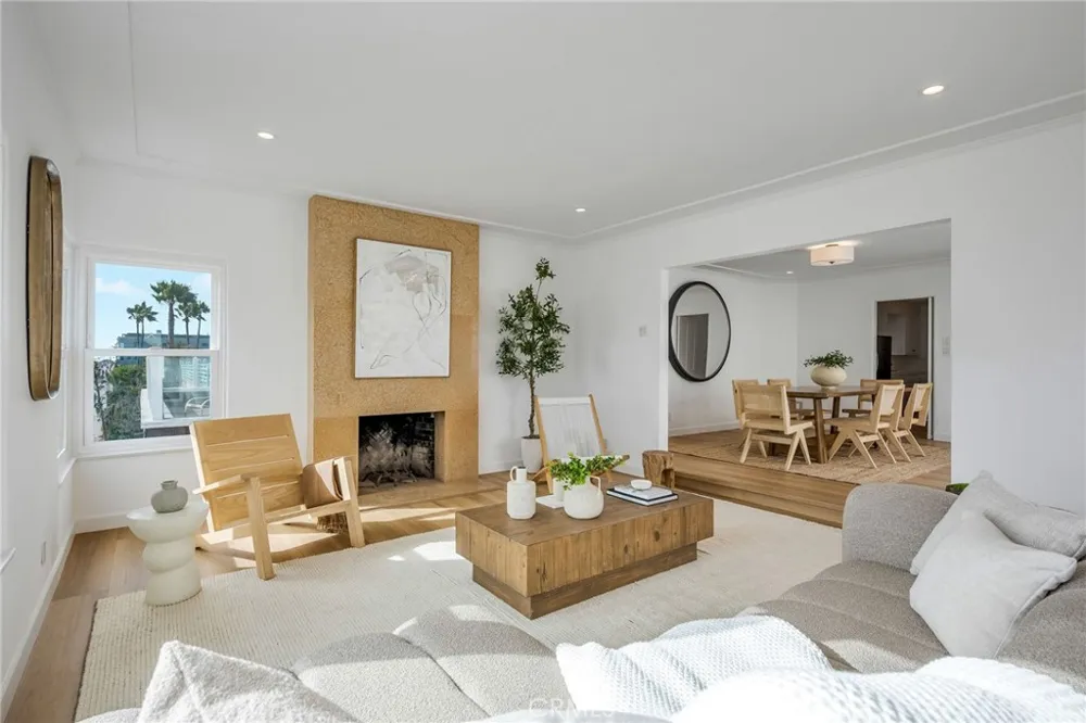 1016 The Strand Manhattan Beach, CA 90266