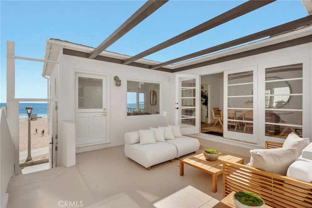 1016 The Strand Manhattan Beach, CA 90266