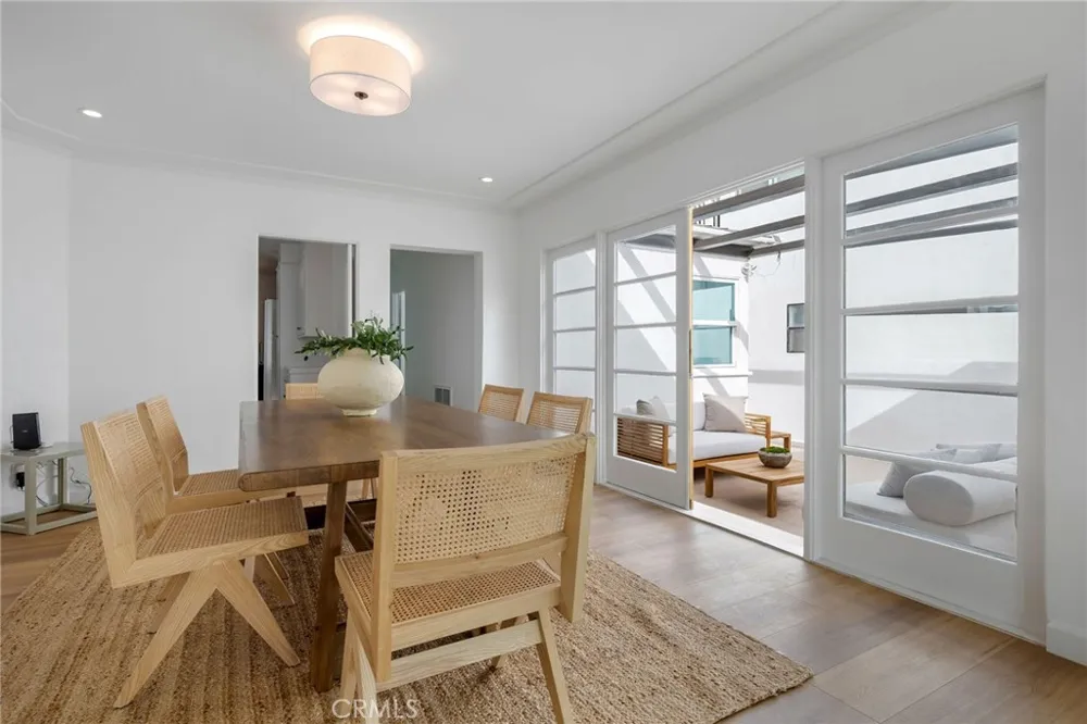 1016 The Strand Manhattan Beach, CA 90266